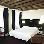 Hotel Montholon 3*