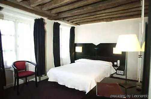 Hotell Montholon 3*