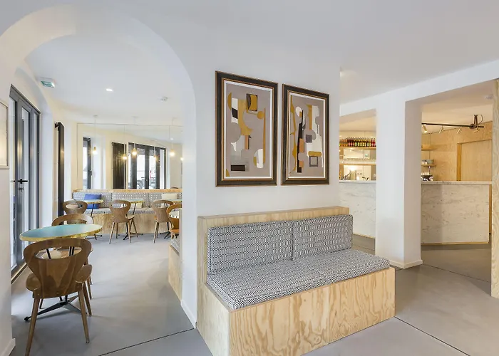 Hotell Montholon 3*