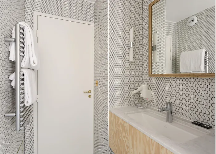 Montholon Hotell Paris