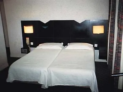 Hotell Montholon 3*