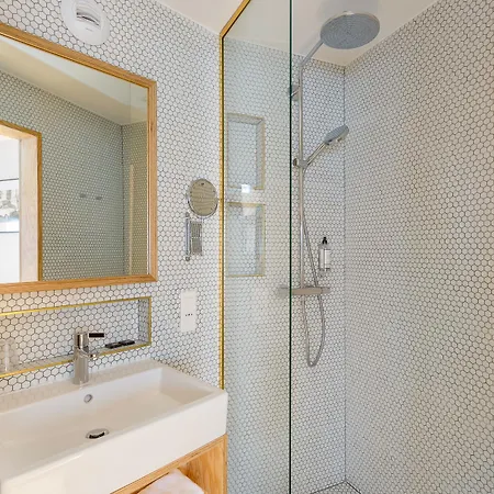 مونثولون باريس