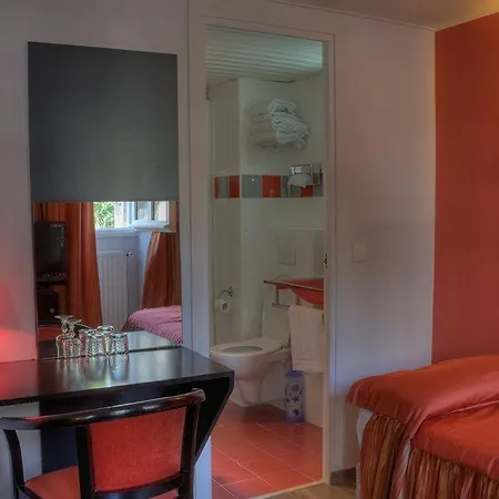 مونثولون فندق باريس