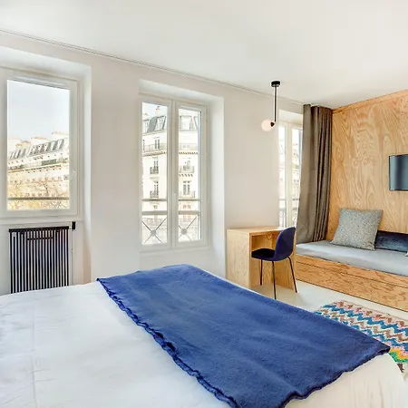 Montholon Hotel
