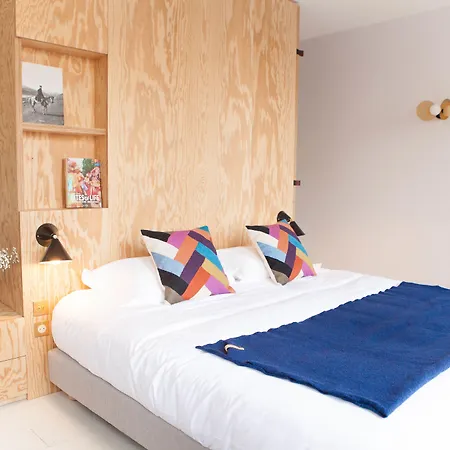 مونثولون باريس