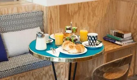 Montholon Hotel
