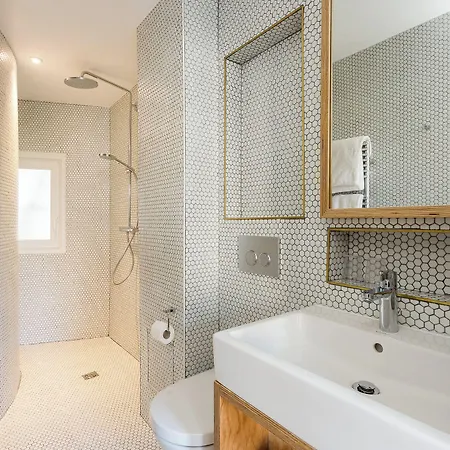 Montholon Hotel 3*