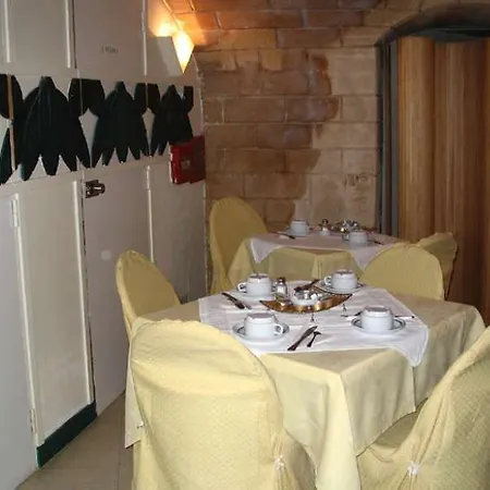 مونثولون باريس