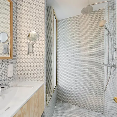 مونثولون باريس