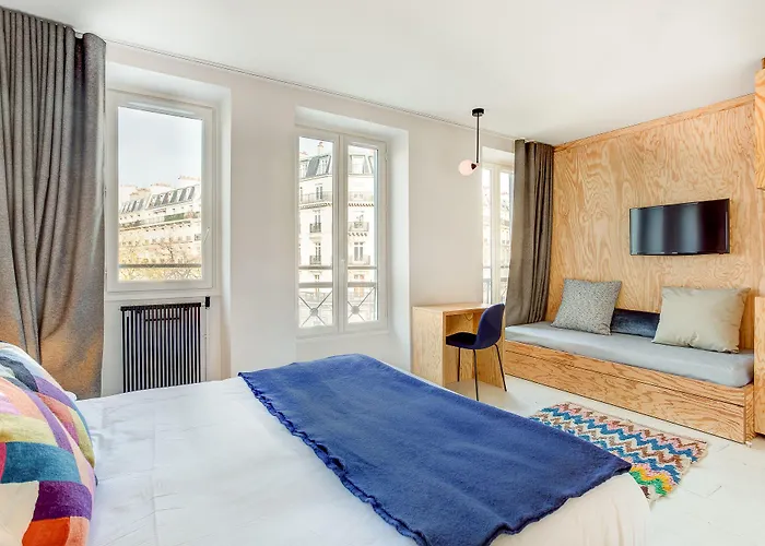 Montholon Hotel