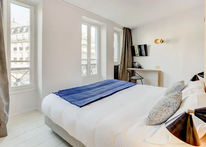 Montholon Hotel